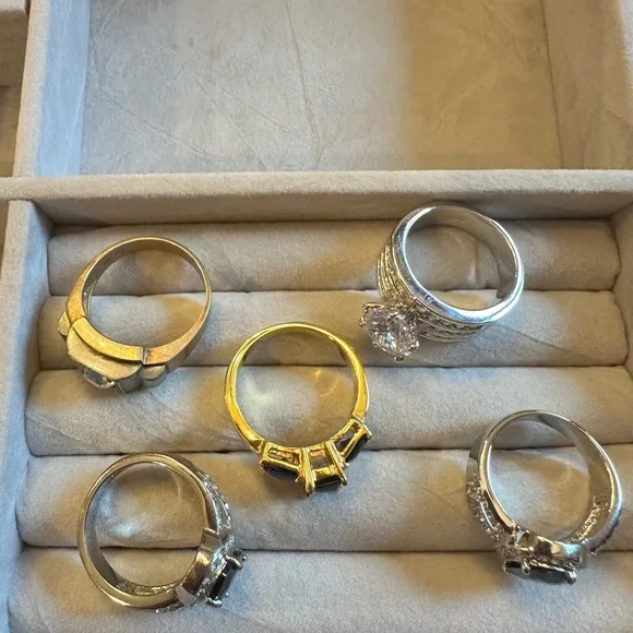 SET OF RINGS - Picture 2 of 4